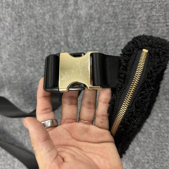 Lululemon Everywhere Fleece 1L Sherpa Crossbody Belt Bag Black Casual Chic Cozy - Picture 14 of 14